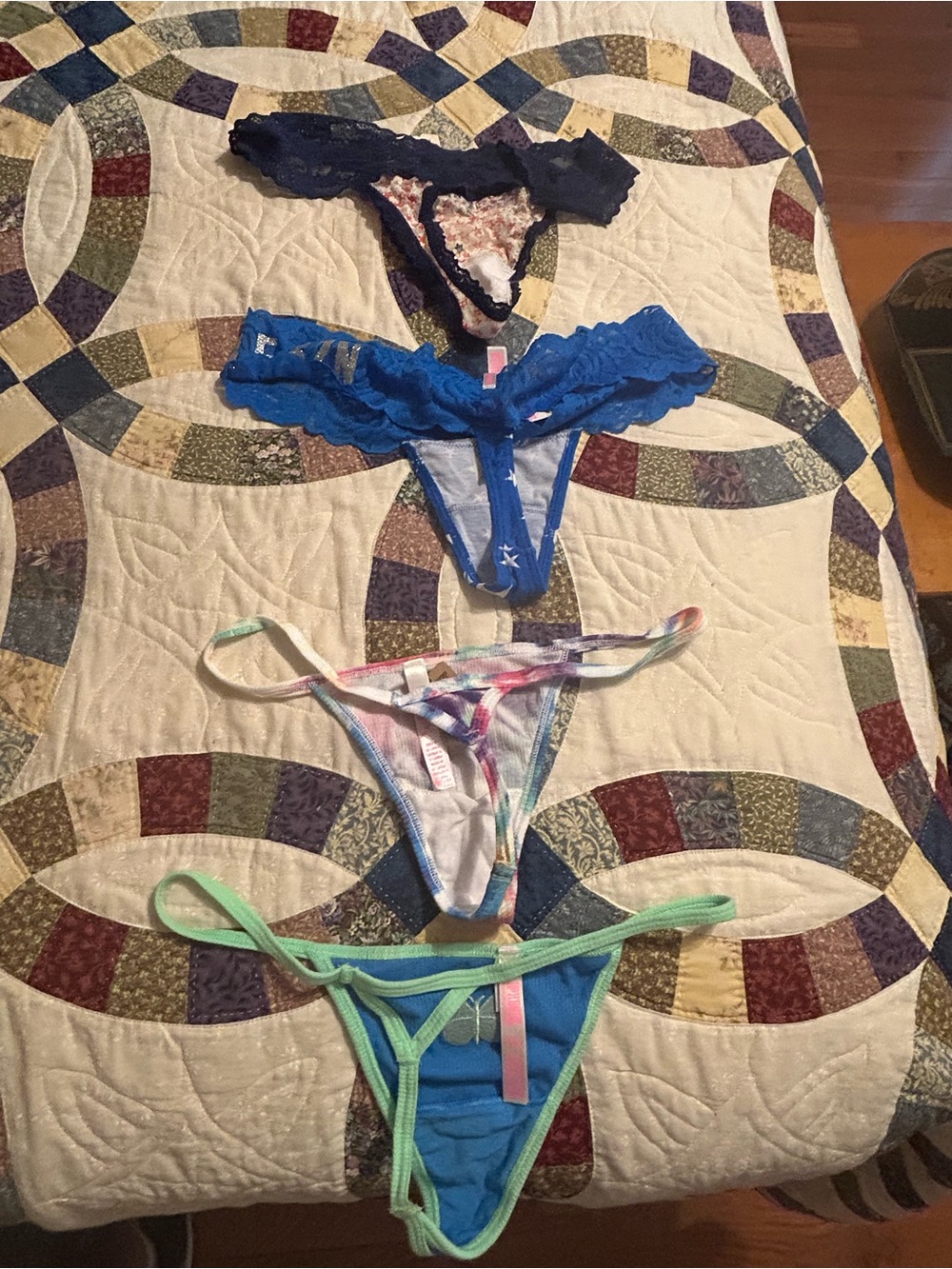 VS pink thong panties size M - Picture 2 of 2